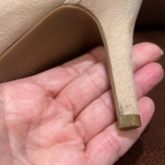 Jones New York Classy Pump in a versatile color. Worn once in EUC - Picture 13 of 17